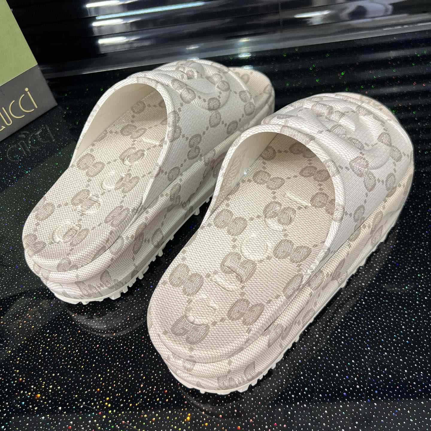 Gucci Women's Slide Sandal With Interlocking G - DopestKickz