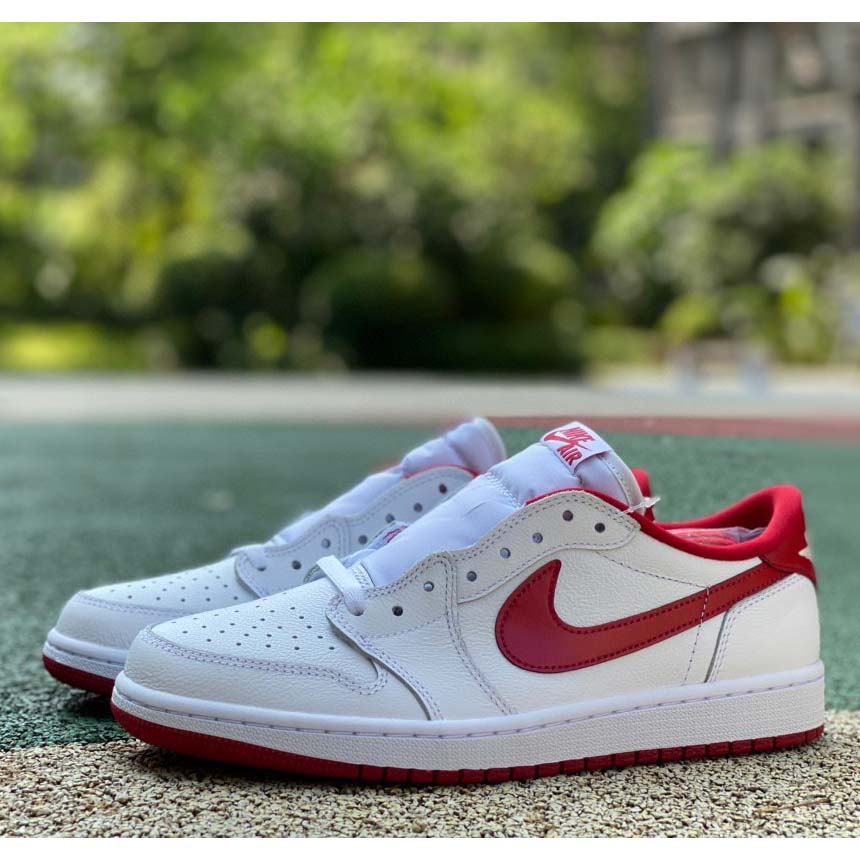 Air Jordan 1 Retro Low Sneaker     705329-101 - DopestKickz