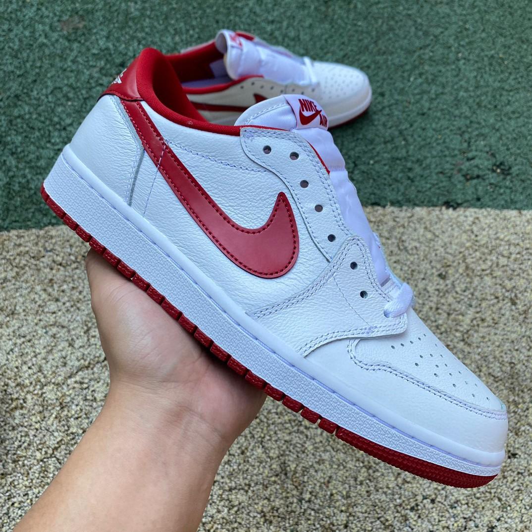 Air Jordan 1 Retro Low Sneaker     705329-101 - DopestKickz