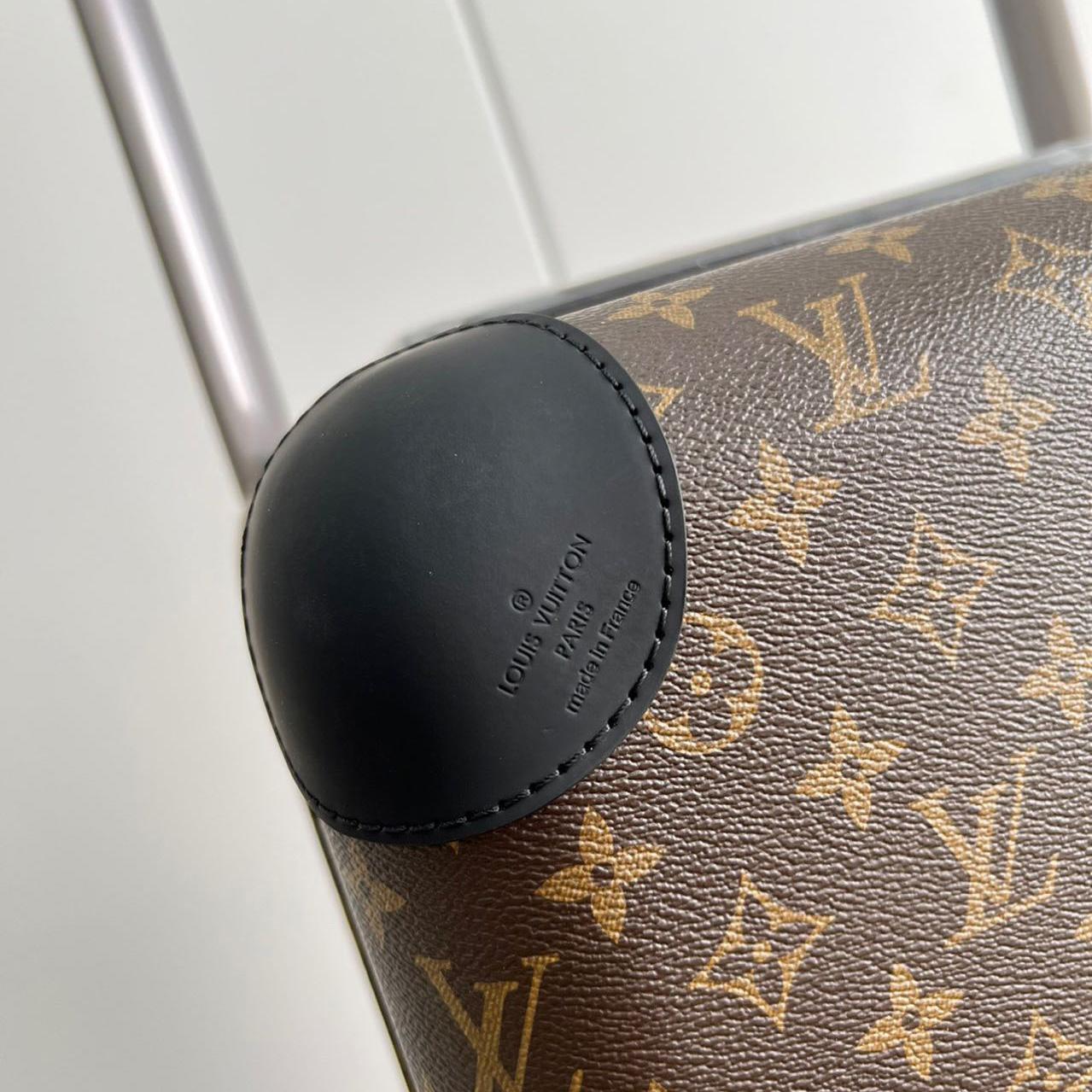 Louis Vuitton Luggage  20inch - DopestKickz