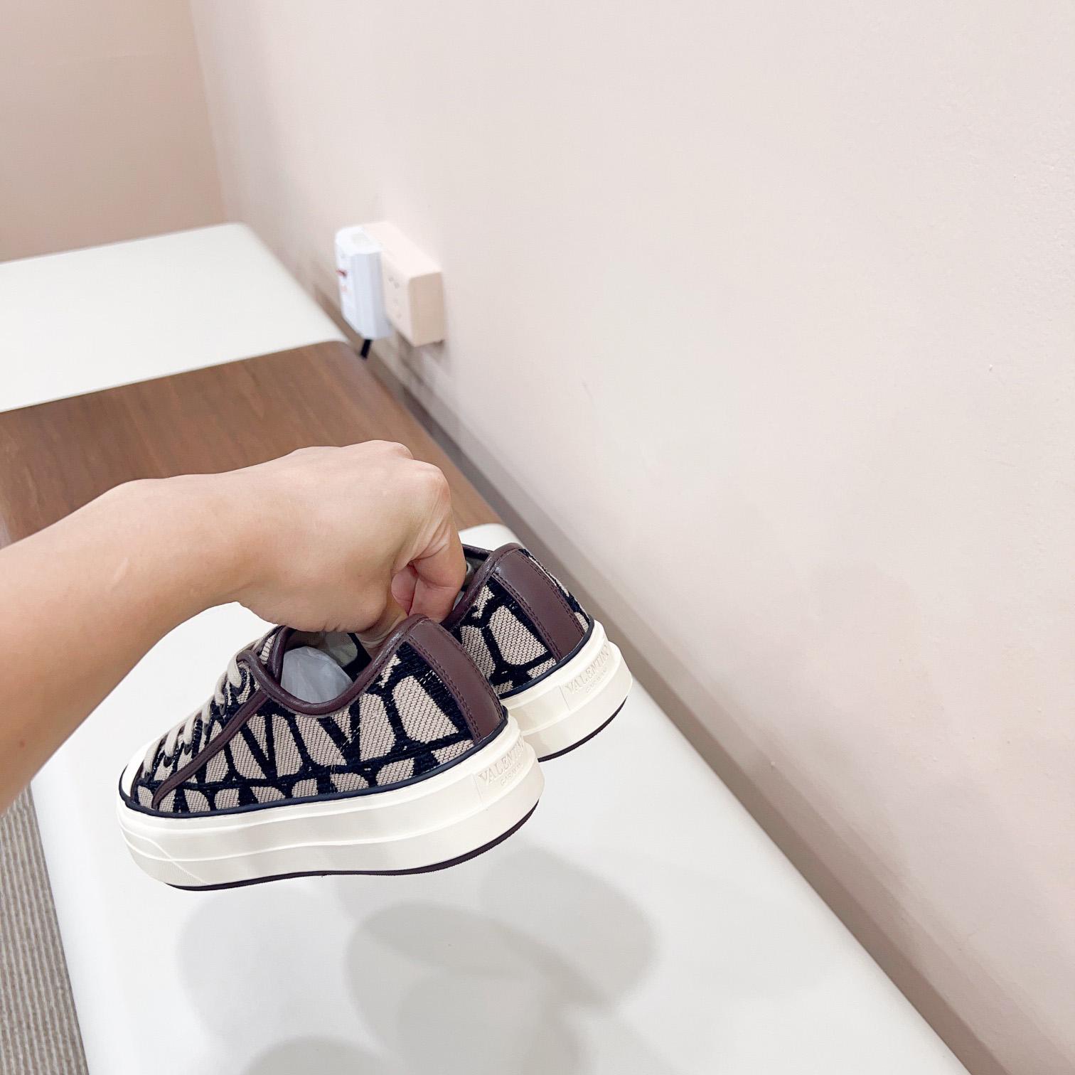 Valenti Toile Iconographe Totaloop Low-top Sneaker - DopestKickz