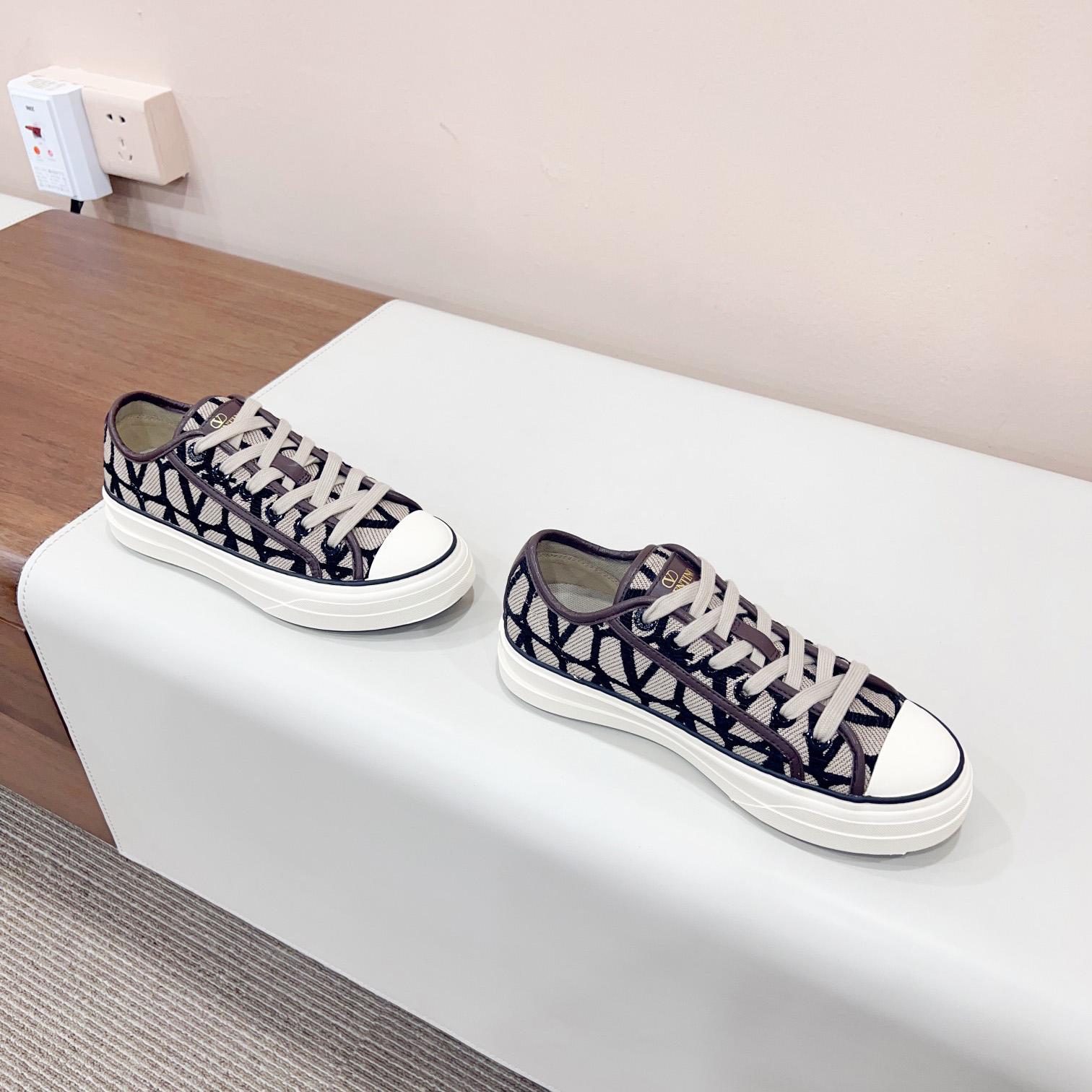 Valenti Toile Iconographe Totaloop Low-top Sneaker - DopestKickz