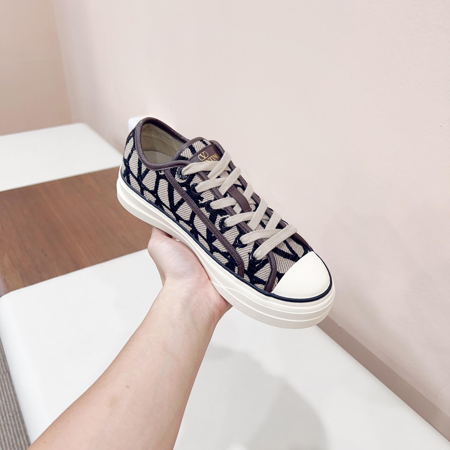 Valenti Toile Iconographe Totaloop Low-top Sneaker - DopestKickz