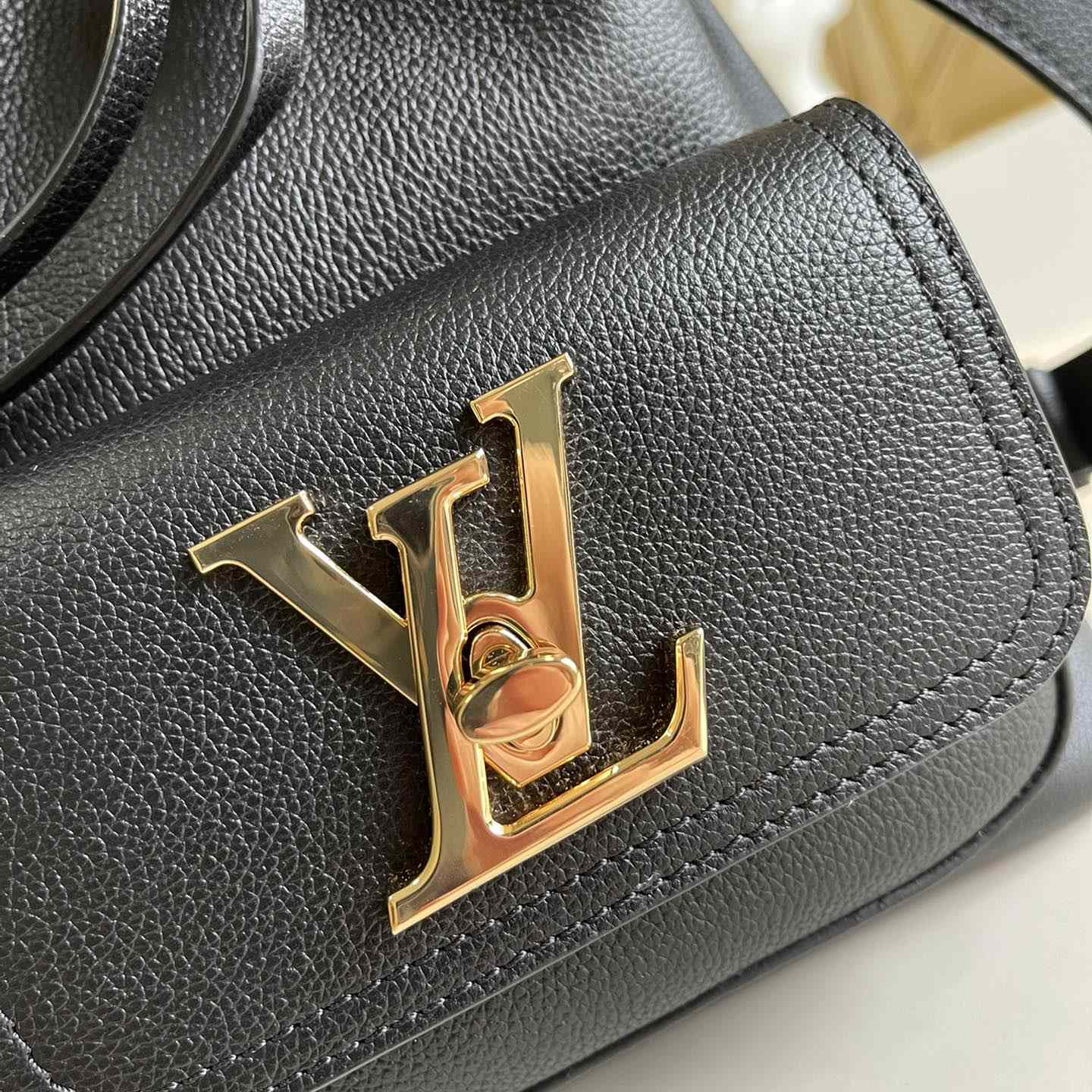 Louis Vuitton Lockme Bucket Black Calf (23-23-16cm)  M57687 - DopestKickz