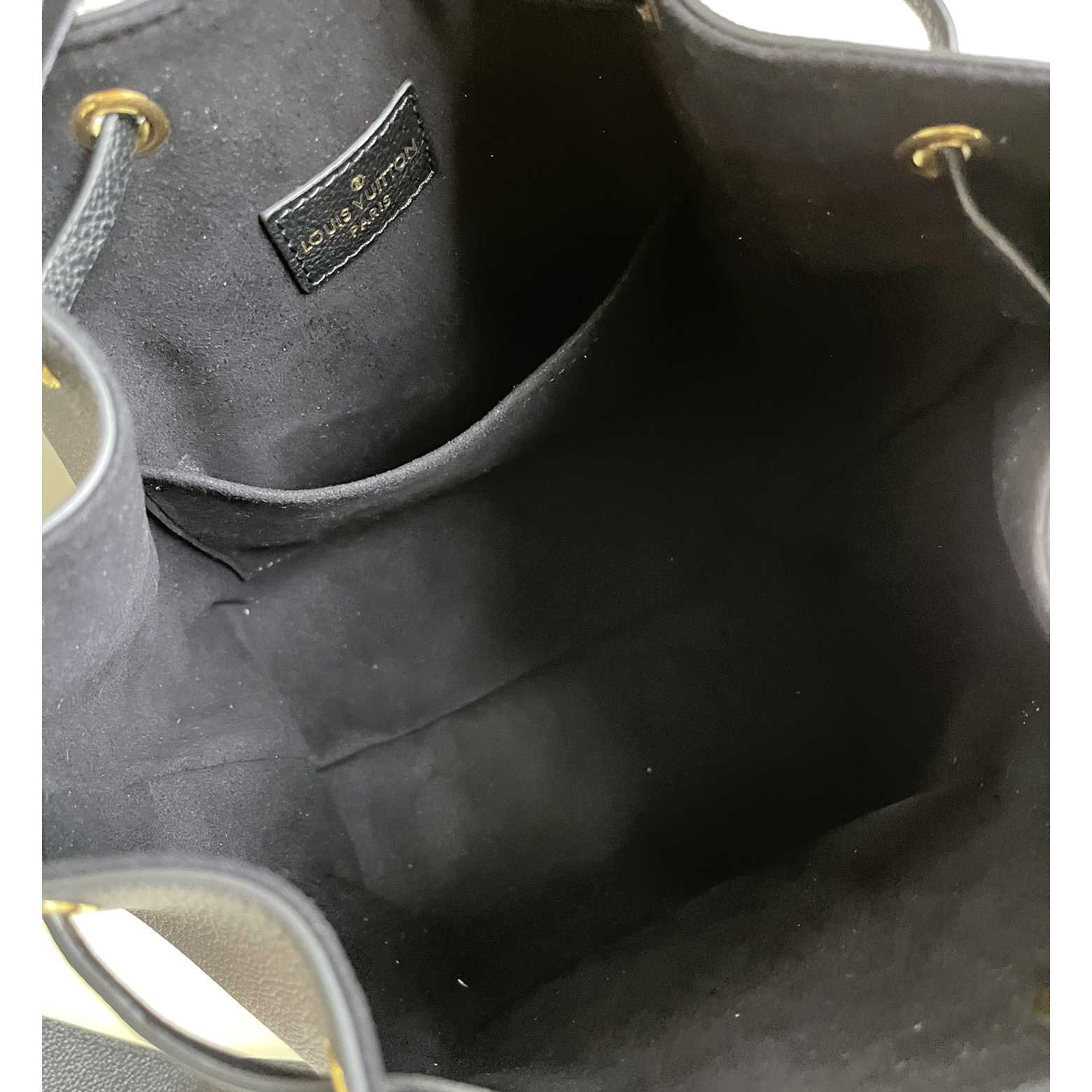 Louis Vuitton Lockme Bucket Black Calf (23-23-16cm)  M57687 - DopestKickz