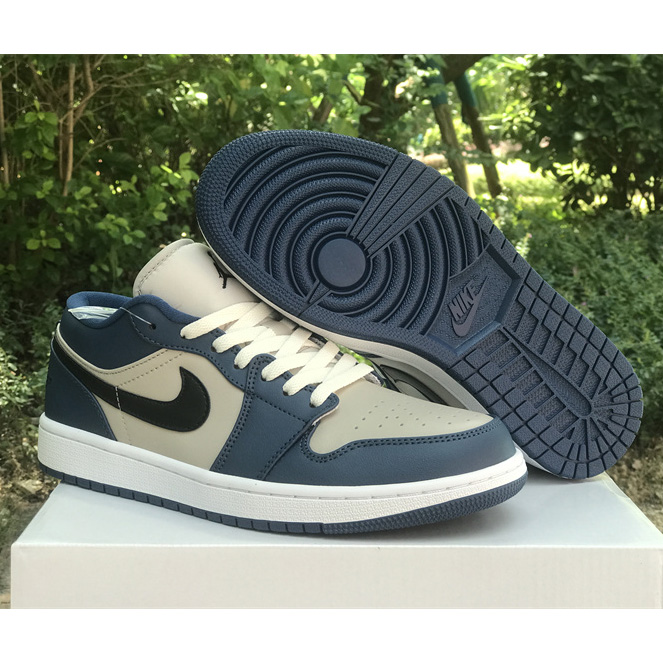 Air Jordan 1 Low OG  Sneaker        DC0774-402  - DopestKickz