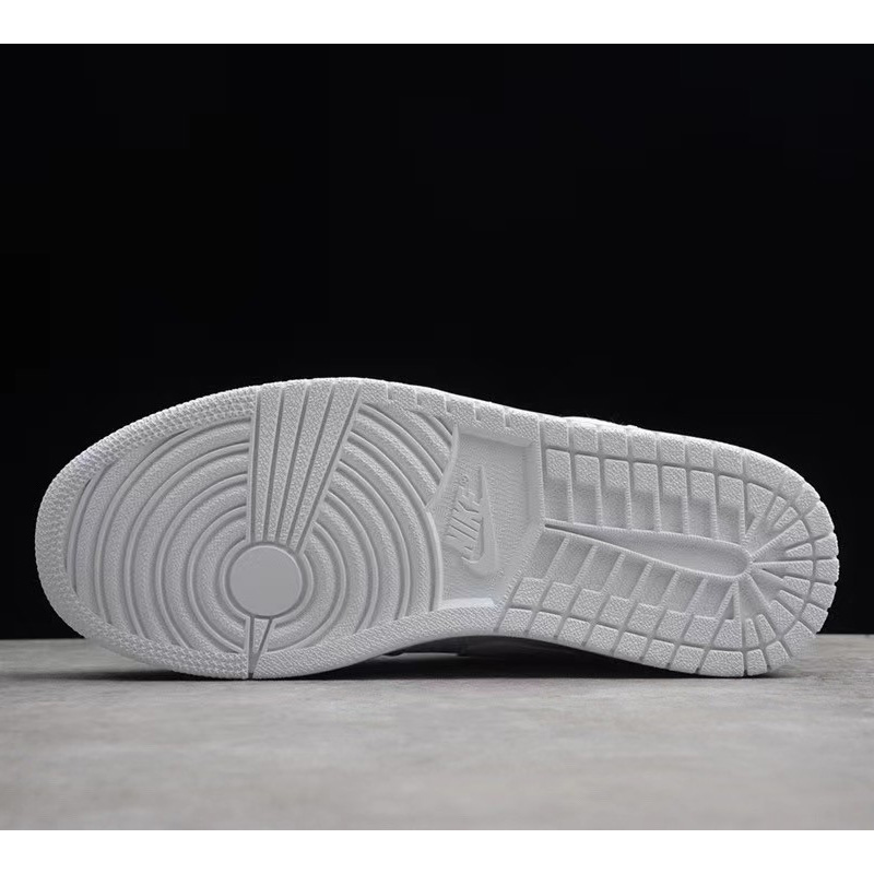 Air Jordan 1 Low Sneaker   553558-170 - DopestKickz