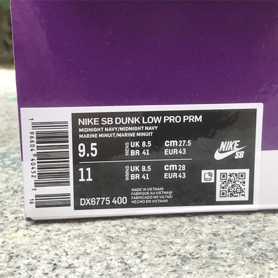 Nike SB Dunk Low Sneakers          DX6775-400 - DopestKickz