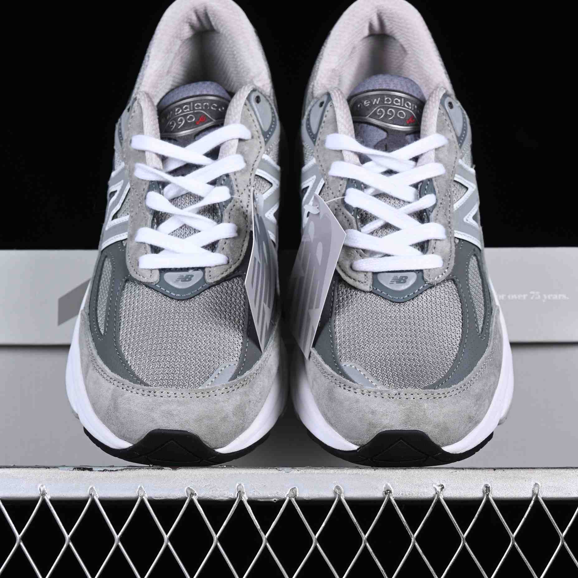 New Balance Made In USA M990  Sneaker  - DopestKickz