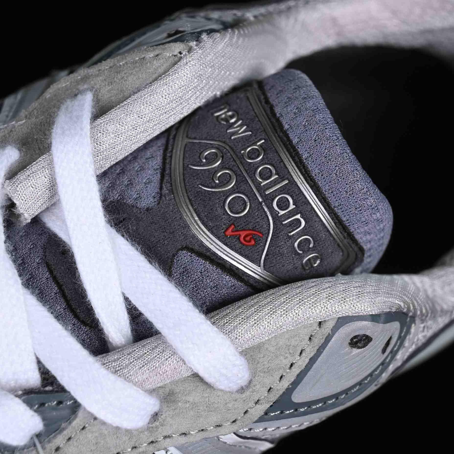 New Balance Made In USA M990  Sneaker  - DopestKickz