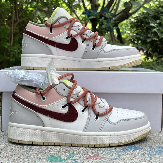 Air Jordan 1 Low Sneaker      FD9906-131  - DopestKickz