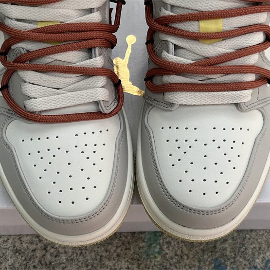 Air Jordan 1 Low Sneaker      FD9906-131  - DopestKickz