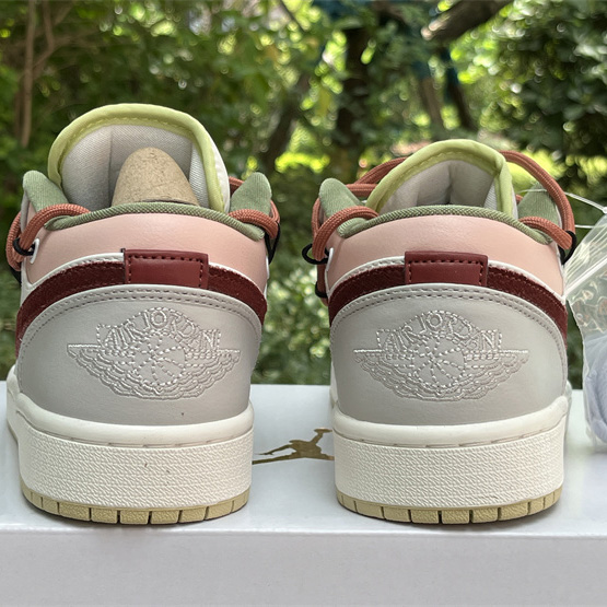 Air Jordan 1 Low Sneaker      FD9906-131  - DopestKickz