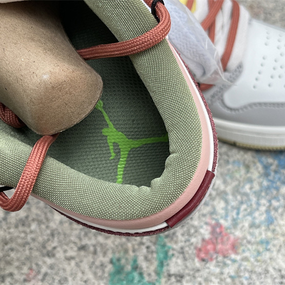 Air Jordan 1 Low Sneaker      FD9906-131  - DopestKickz