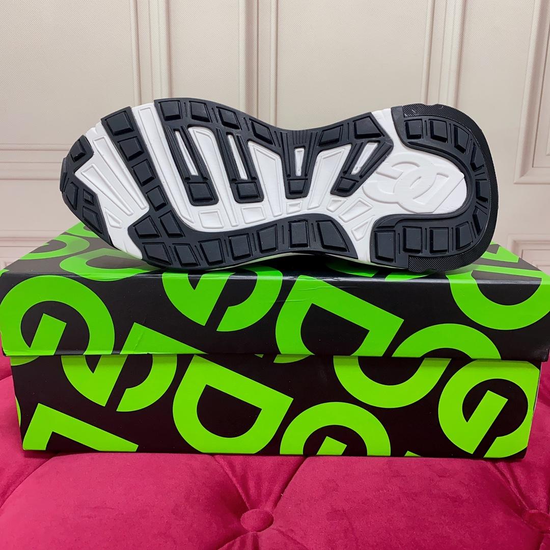 Dolce & Gabbana Fast Sneakers With Fusible Rhinestones - DopestKickz