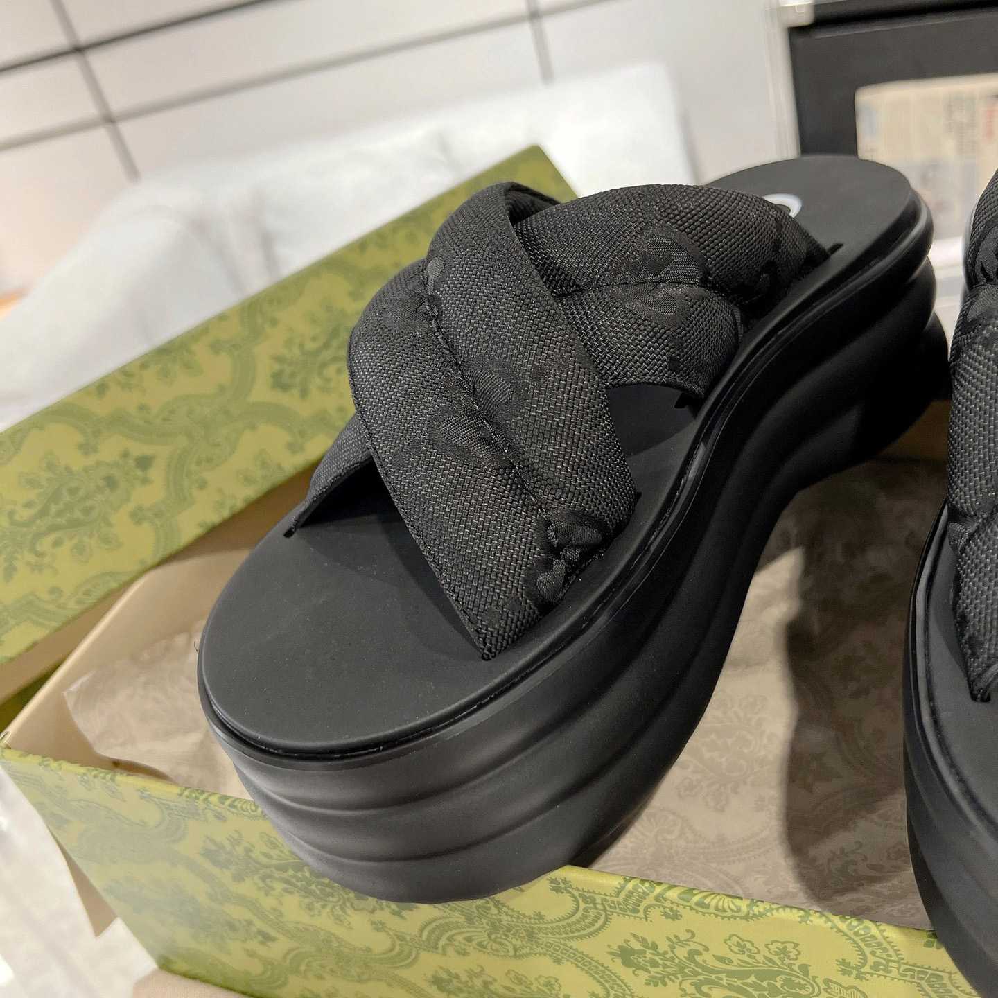 Gucci Women's GG Platform Slide Sandal - DopestKickz