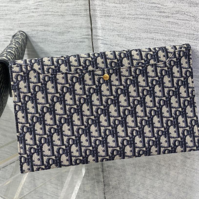 Dior 30 Montaigne Avenue Pouch With Flap  - DopestKickz