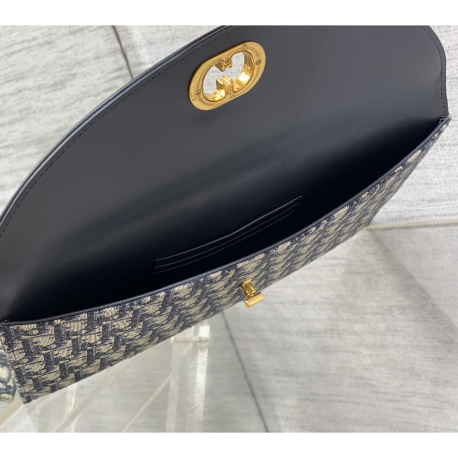 Dior 30 Montaigne Avenue Pouch With Flap  - DopestKickz