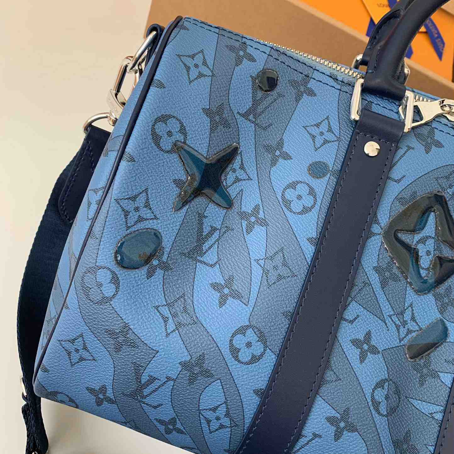 Louis Vuitton Keepall Bandouliere 35(34*21*16cm)     M22573 - DopestKickz