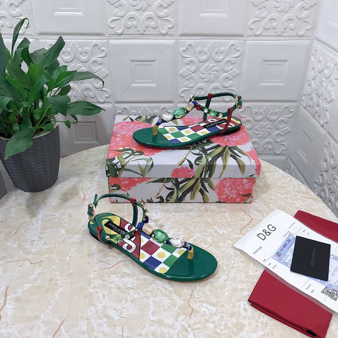 Dolce & Gabbana Patent Leather Thong Sandals - DopestKickz