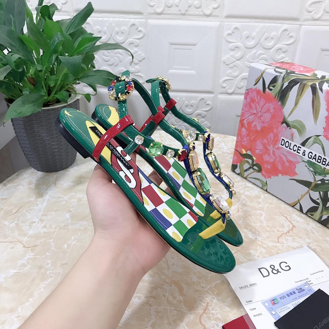 Dolce & Gabbana Patent Leather Thong Sandals - DopestKickz