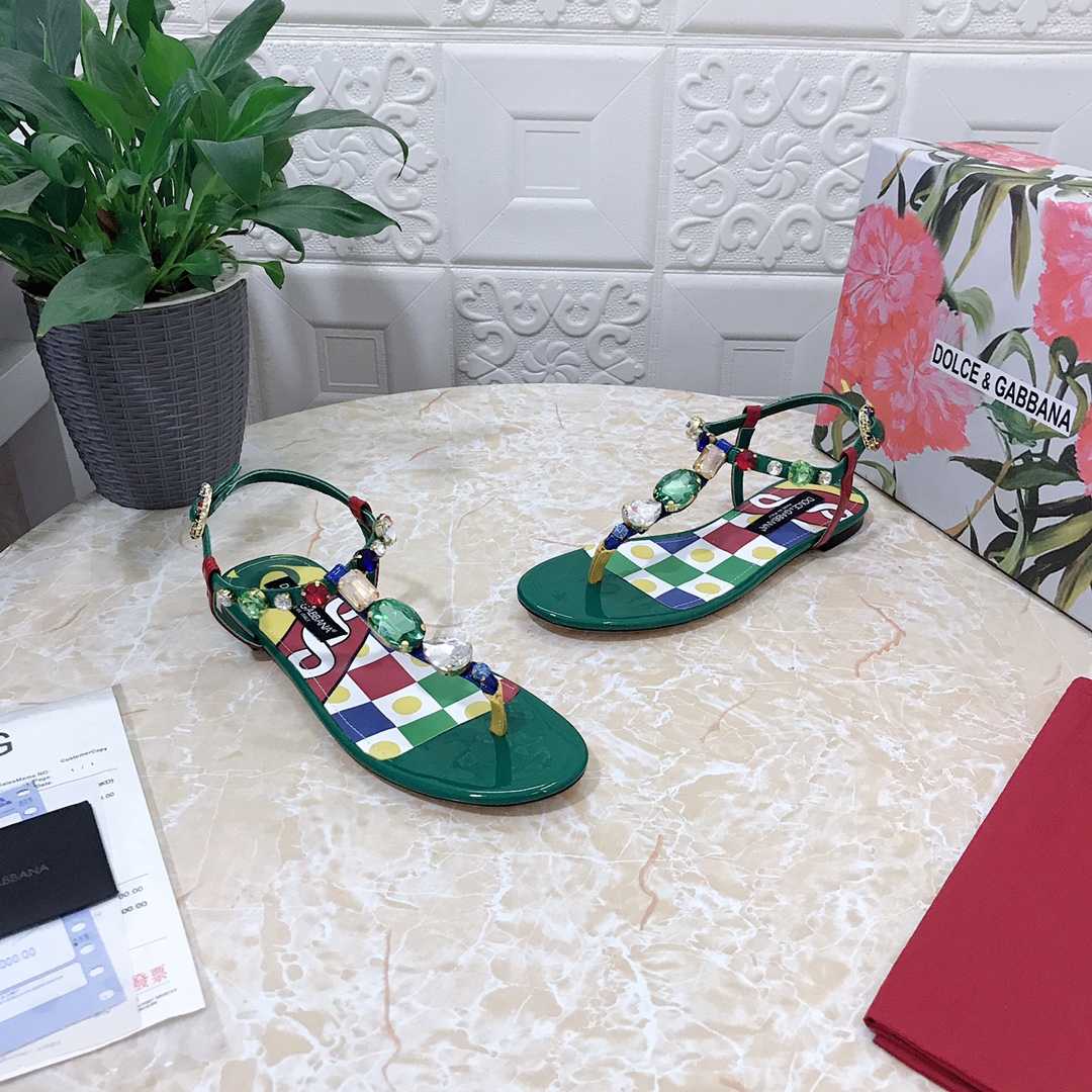 Dolce & Gabbana Patent Leather Thong Sandals - DopestKickz