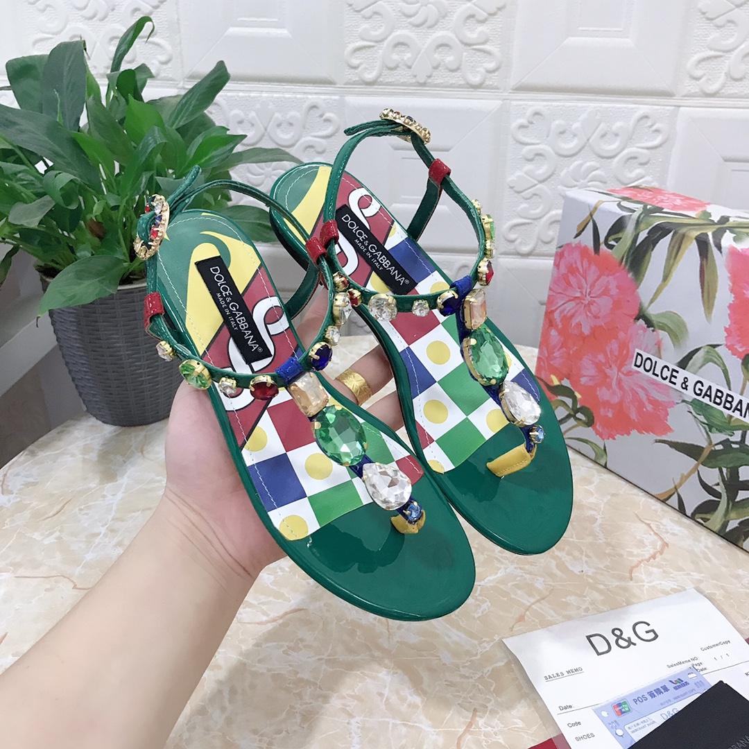 Dolce & Gabbana Patent Leather Thong Sandals - DopestKickz