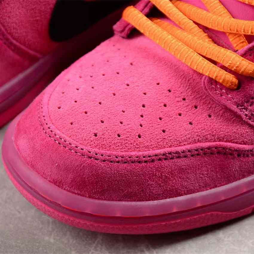 Nike SB Dunk Low Sneakers      FD2631-600 - DopestKickz