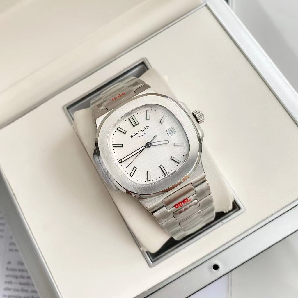 Patek Philippe Nautilus Medium Men's Watch - DopestKickz