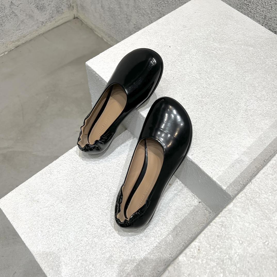 Bottega Veneta Atomic Ballerina Flat - DopestKickz