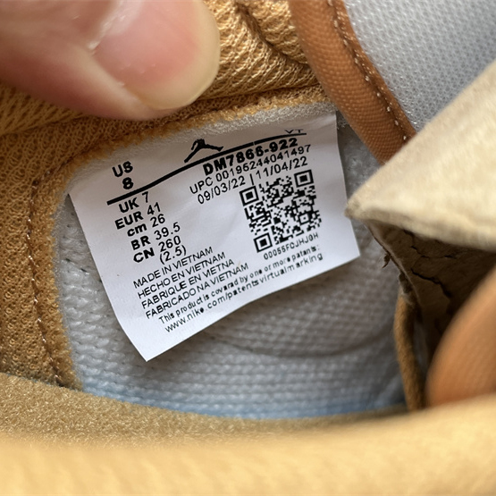 Travis Scott x Air Jordan 1 Sneaker      DM7866-922 - DopestKickz