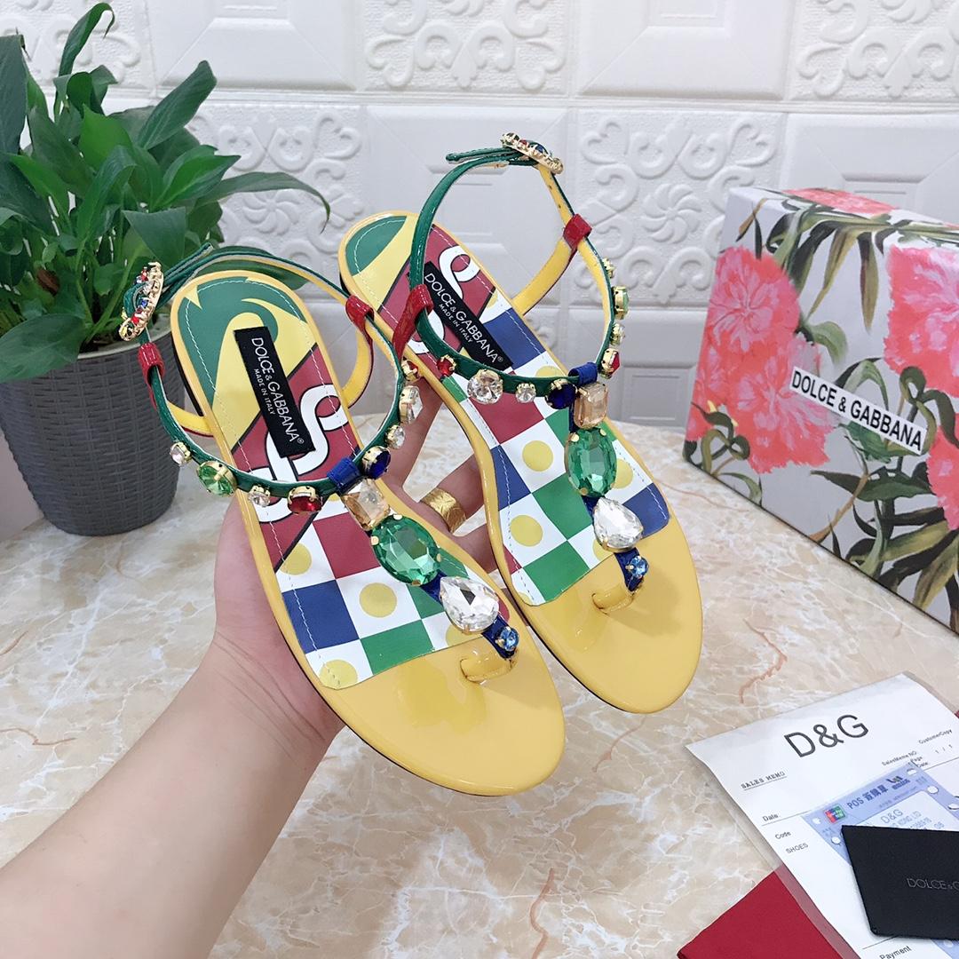 Dolce & Gabbana Patent Leather Thong Sandals - DopestKickz