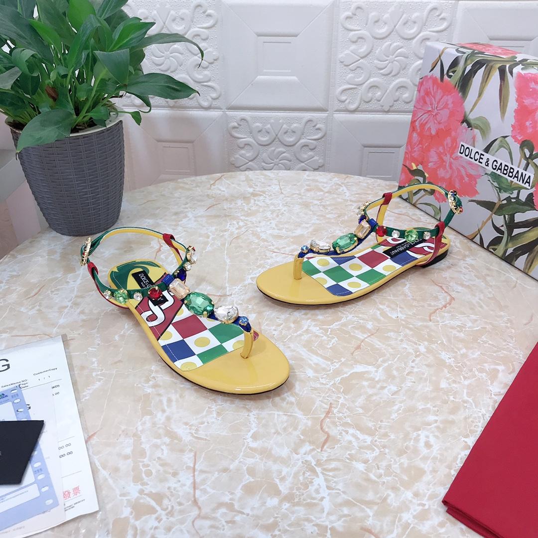 Dolce & Gabbana Patent Leather Thong Sandals - DopestKickz