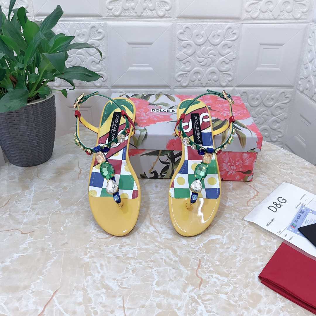 Dolce & Gabbana Patent Leather Thong Sandals - DopestKickz