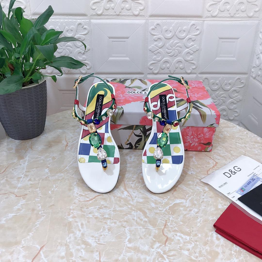 Dolce & Gabbana Patent Leather Thong Sandals - DopestKickz