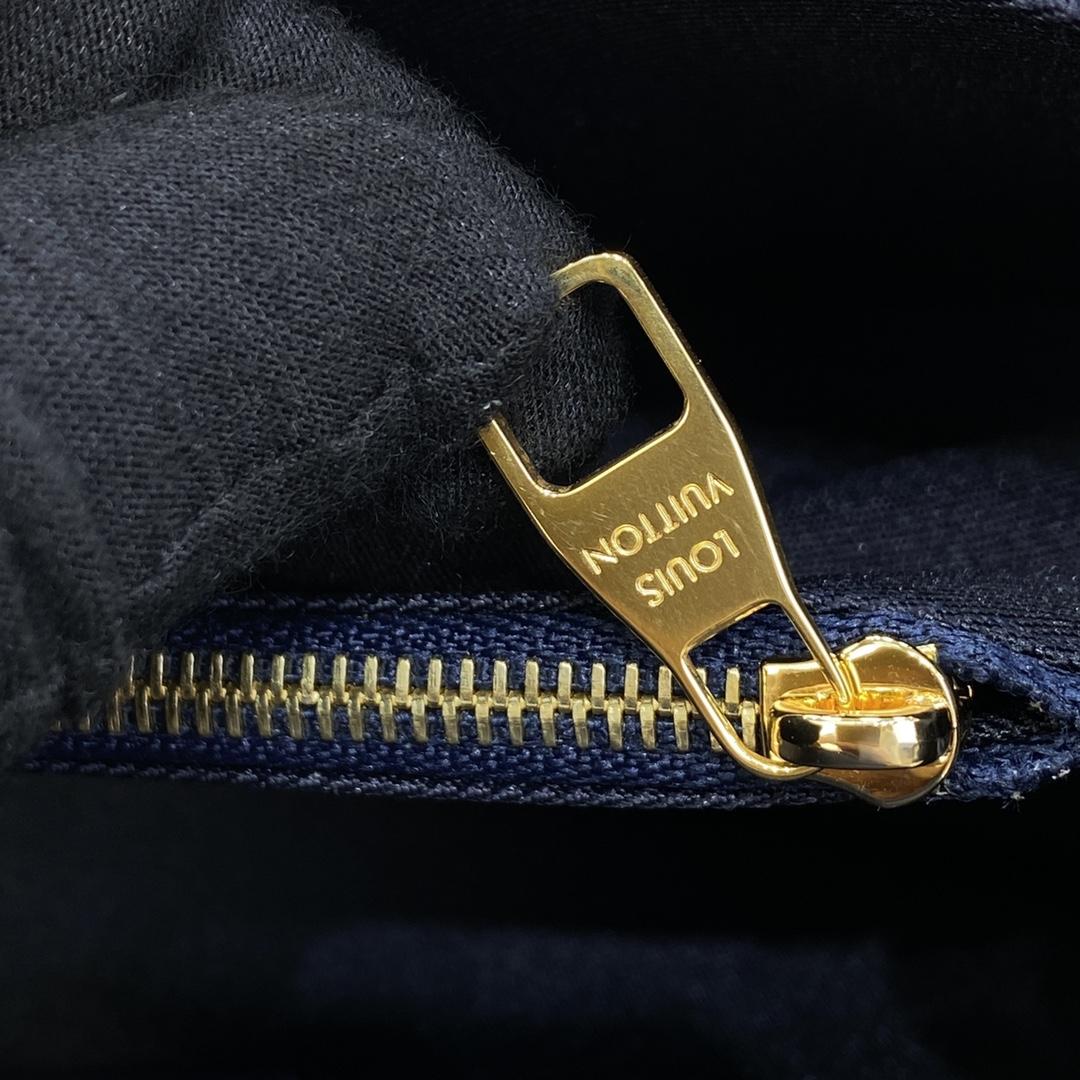 Louis Vuitton Pochette Métis East West (21.5x13.5x6cm)   M22834  - DopestKickz