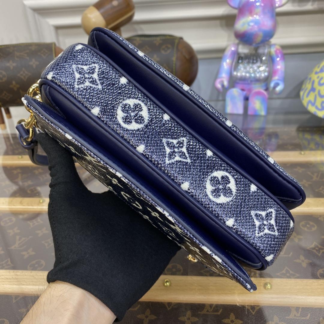 Louis Vuitton Pochette Métis East West (21.5x13.5x6cm)   M22834  - DopestKickz