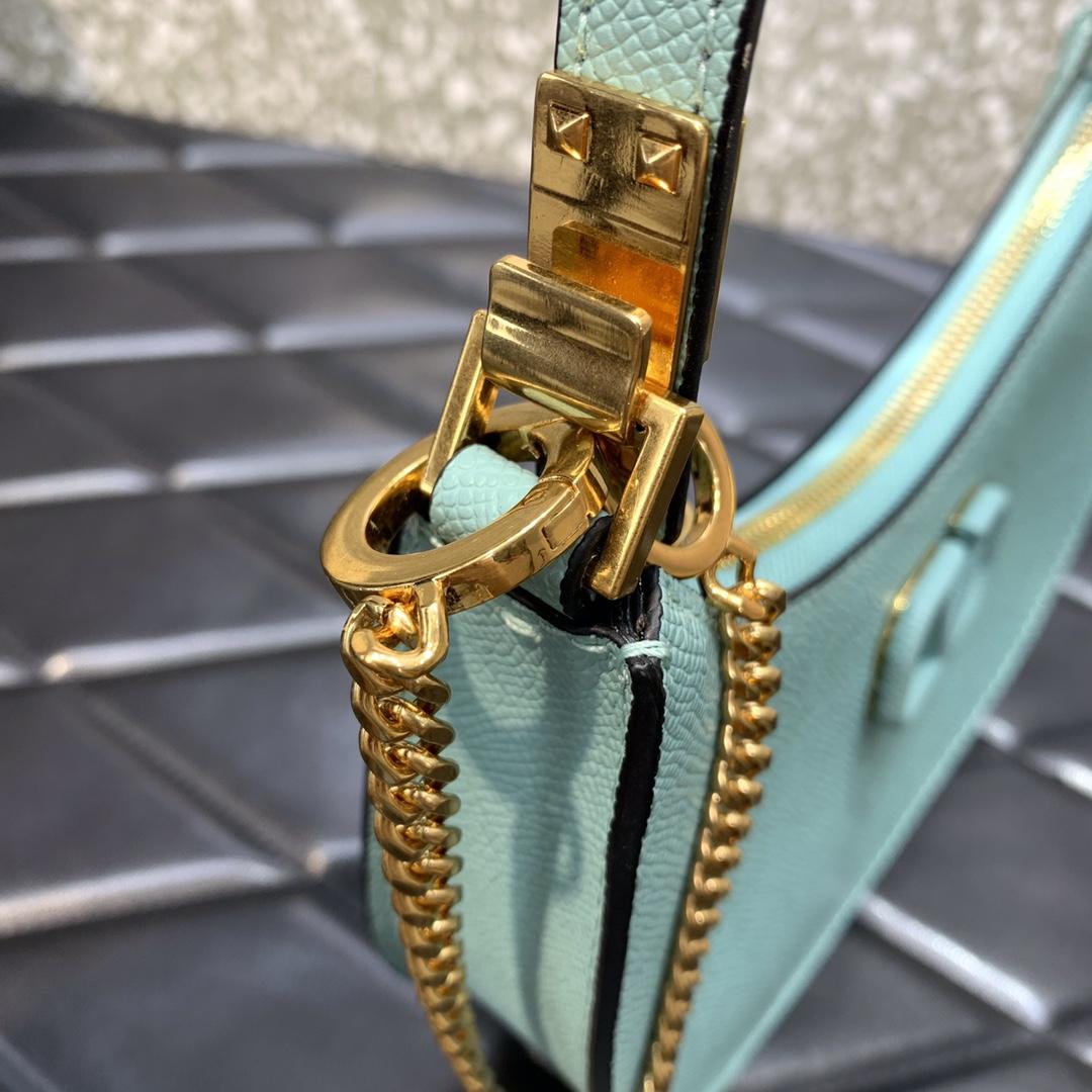 Valenti Garavani VLogo Signature Mini Bag (20-12-4cm) - DopestKickz