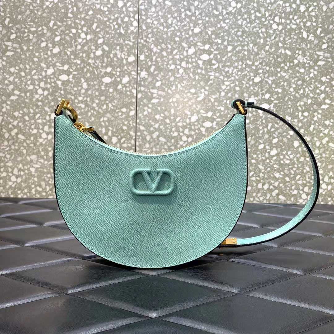 Valenti Garavani VLogo Signature Mini Bag (20-12-4cm) - DopestKickz