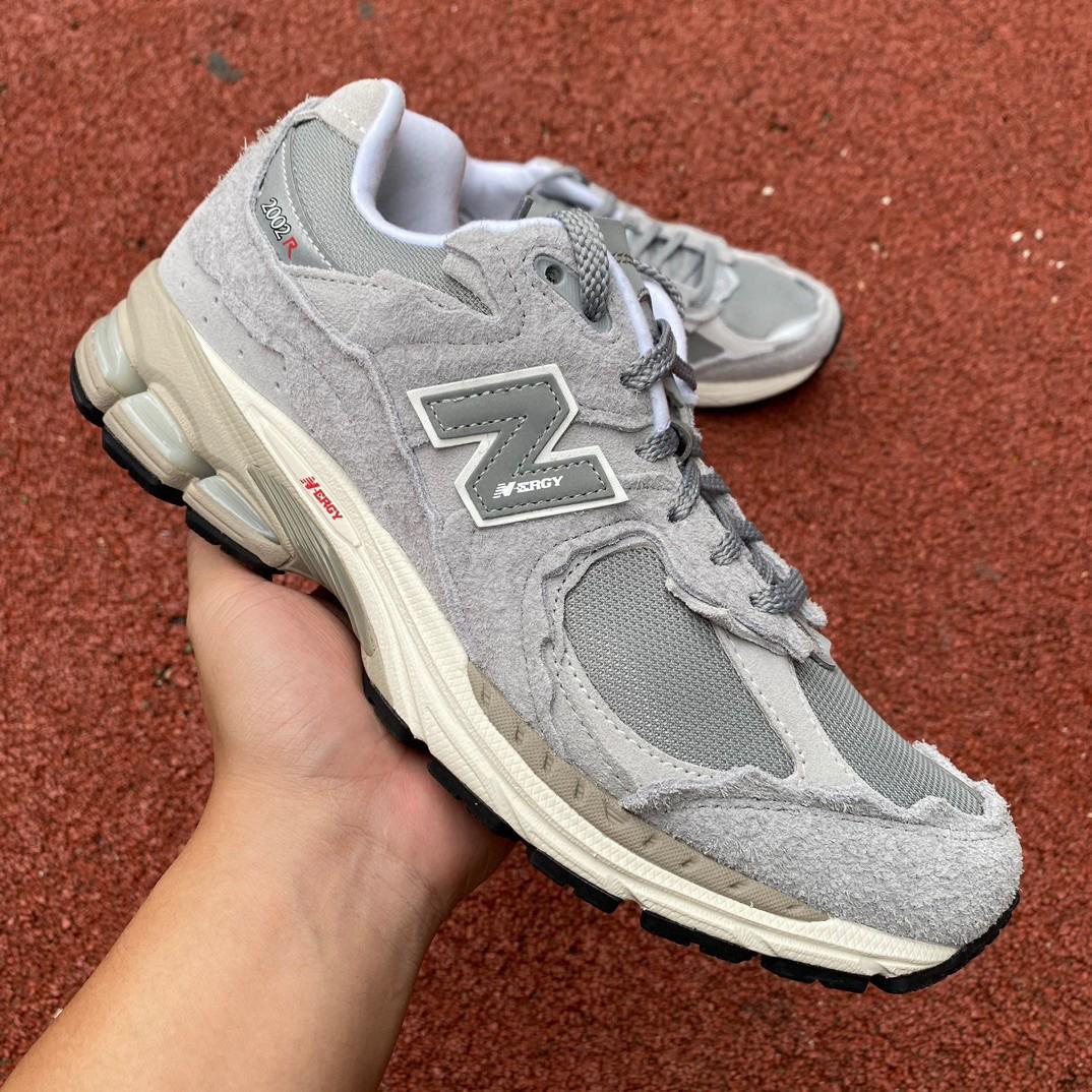 New Balance 2002R Sneakers        M2002RDM - DopestKickz