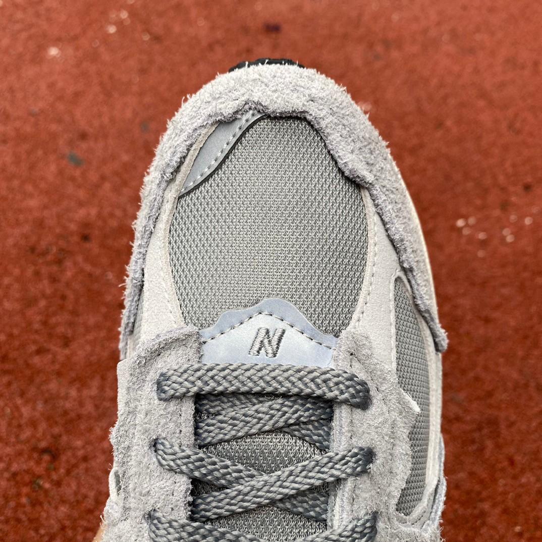 New Balance 2002R Sneakers        M2002RDM - DopestKickz