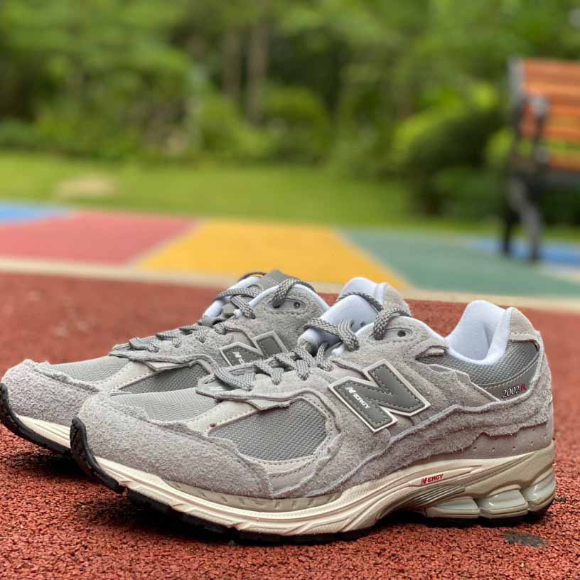 New Balance 2002R Sneakers        M2002RDM - DopestKickz