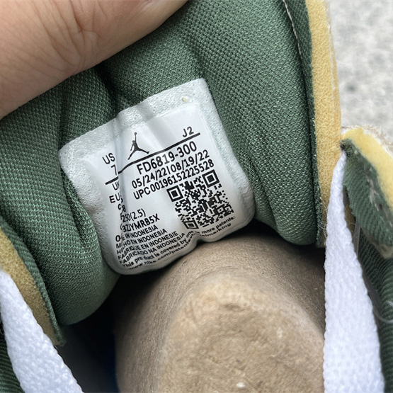 Air Jordan 1 Low Craft SE “Light Olive” Sneaker      FD6819-300 - DopestKickz