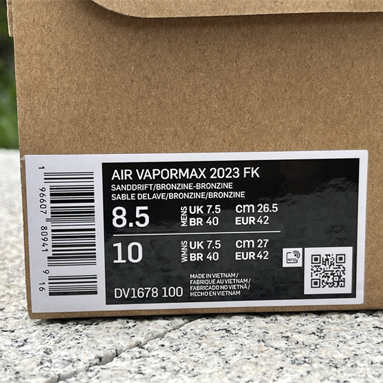 Nike Air VaporMax 2023 Flyknit Sneakers      DV1678-100  - DopestKickz