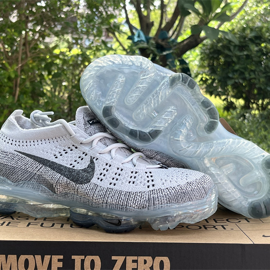 Nike Vapormax 2023 Flyknit Sneakers      DV1678-004 - DopestKickz