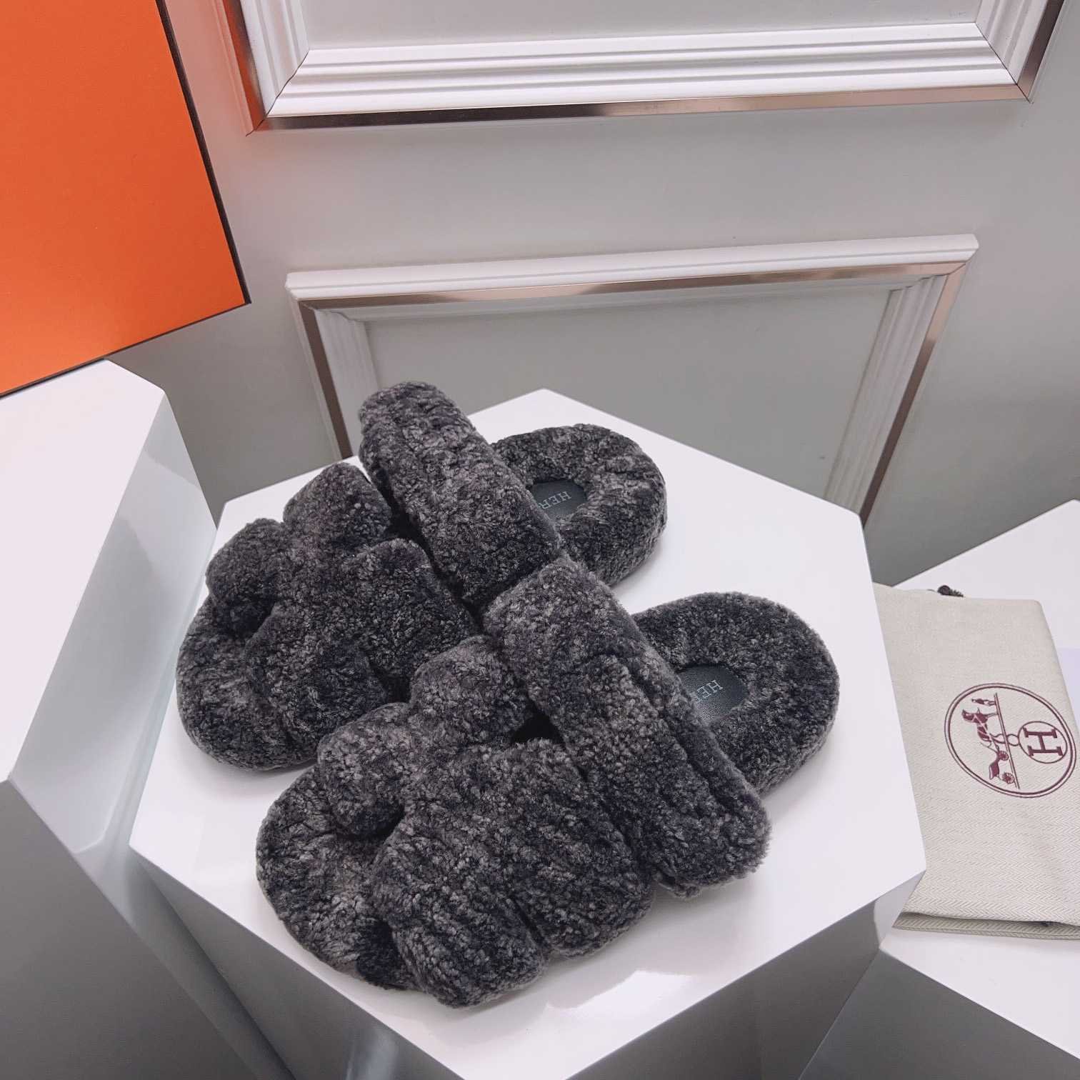 Hermes Chypre Sandal - DopestKickz