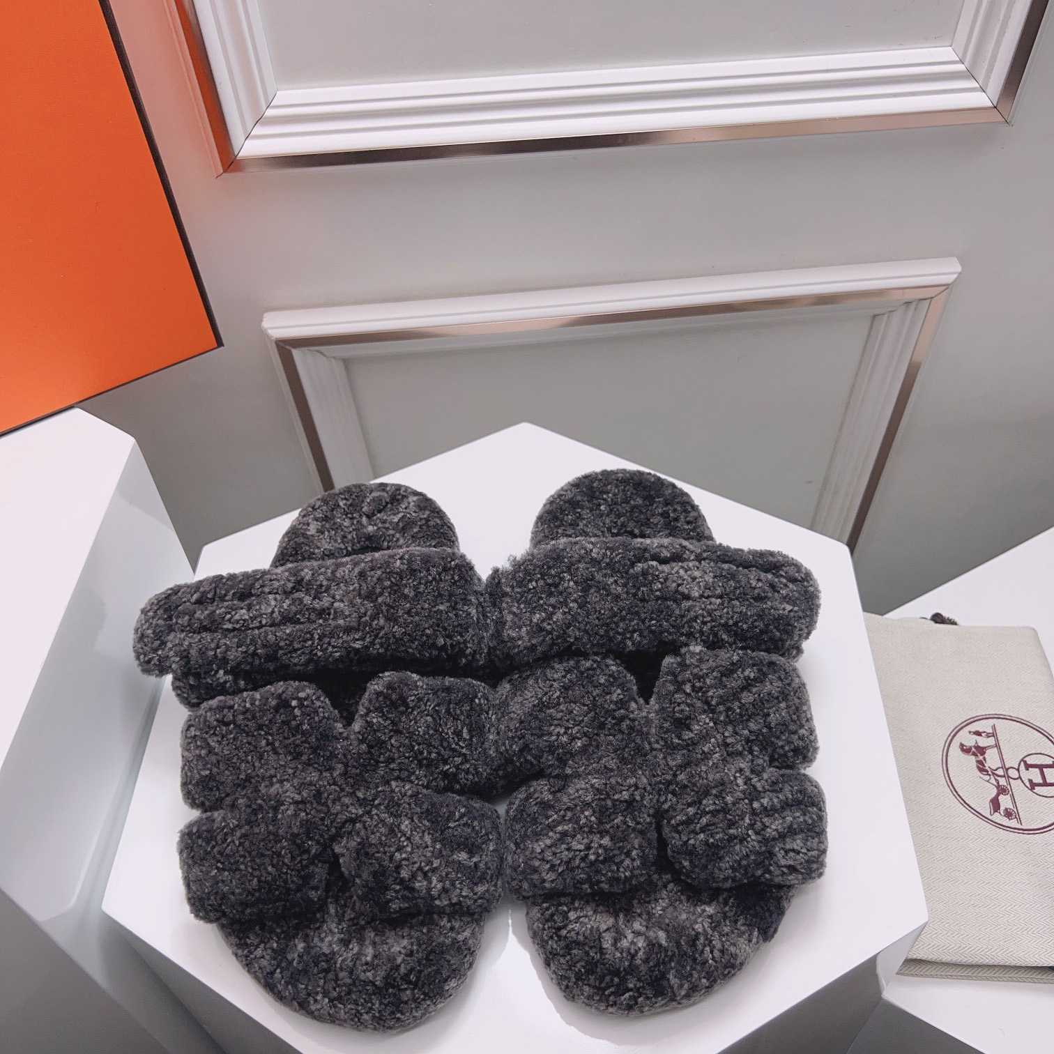 Hermes Chypre Sandal - DopestKickz