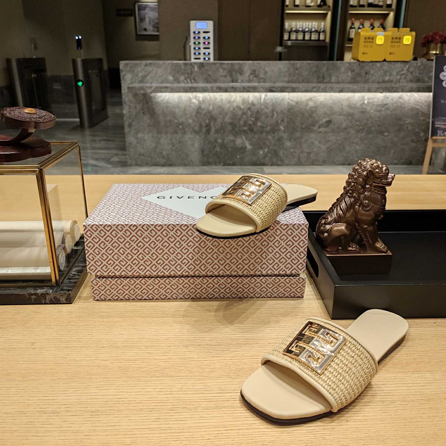 Givenchy 4G Flat Mules In Raffia - DopestKickz