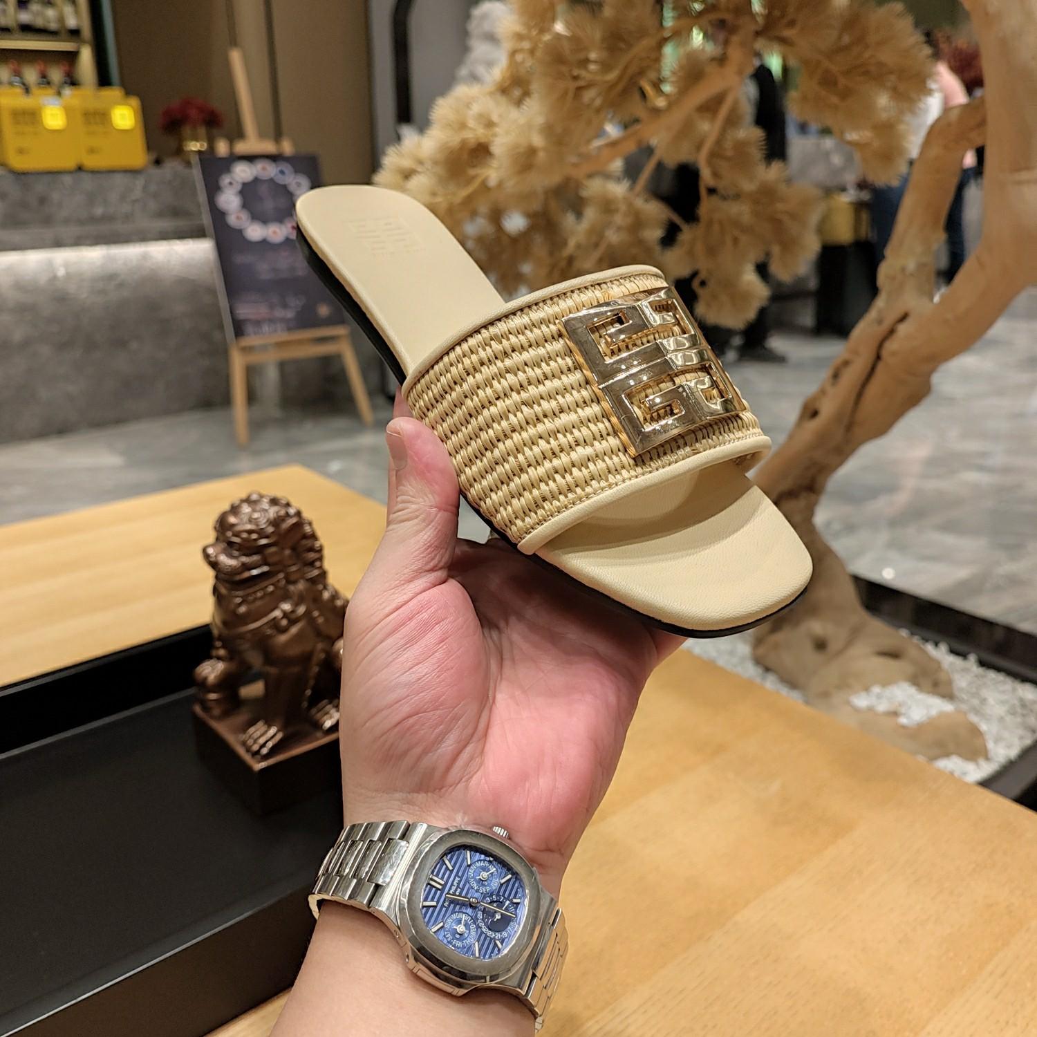 Givenchy 4G Flat Mules In Raffia - DopestKickz