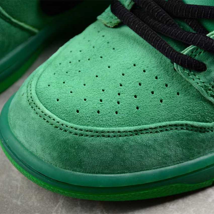 Nike SB Dunk Low Sneakers     FZ8320-400 - DopestKickz